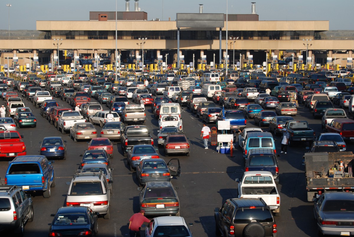 San Ysidro border crossing traffic jam